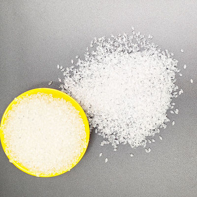 高い透明性、高速成形、優れた復元力、優れた靭性、環境に優しいTPUプラスチック射出成形または押出粒子、ペットおもちゃ、縄跳び、ワイヤーに適しています