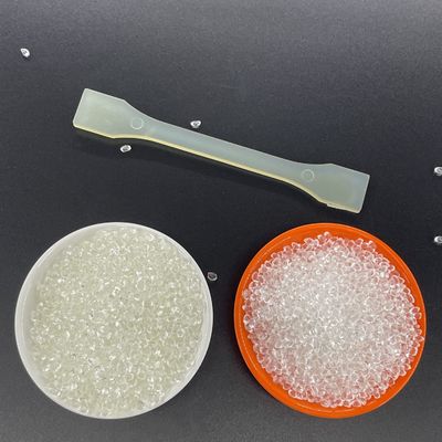 高い透明性、高速成形、優れた復元力、優れた靭性、環境に優しいTPUプラスチック射出成形または押出粒子、ペットおもちゃ、縄跳び、ワイヤーに適しています