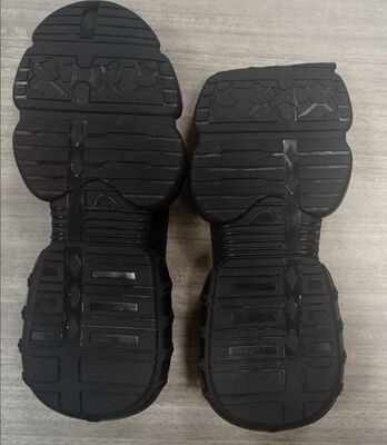 GRS リサイクルされたTPU 費用対効果の高い 急速な鋳造 耐久性のある 電話ケース 靴用品 吸い込み用品に最適